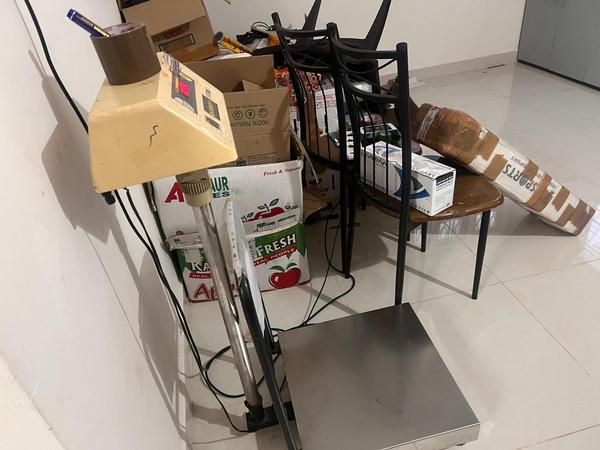 Armax courier service in thill