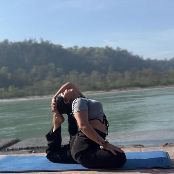 safe pregnancy yoga at home