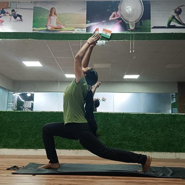 home prenatal yoga trainer roh