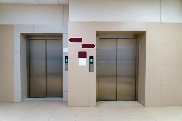 Hospital lift manufacturers near Pitampura serve o