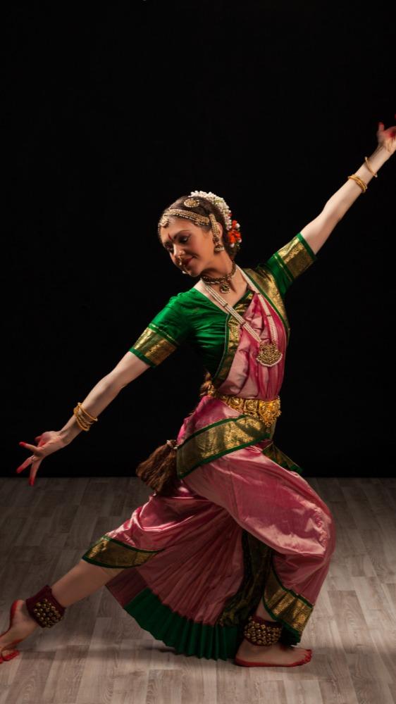 Bharatanatyam dance profi