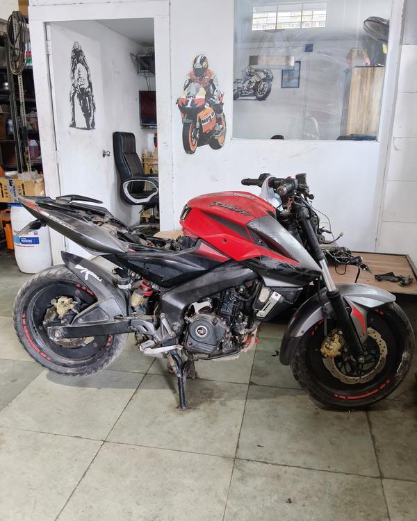 BAJAJ PULS