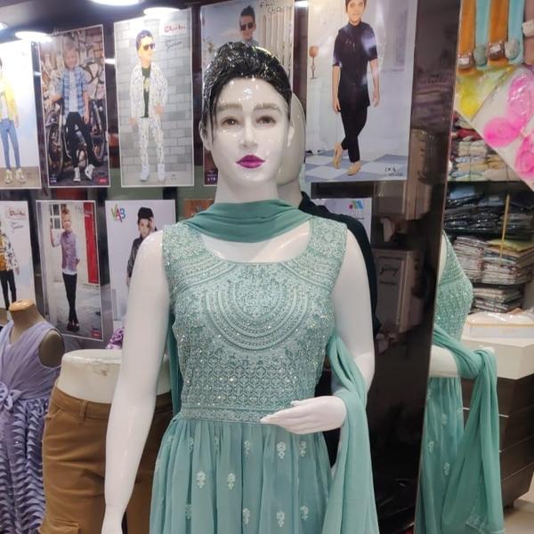Buy ladies mannequin plas