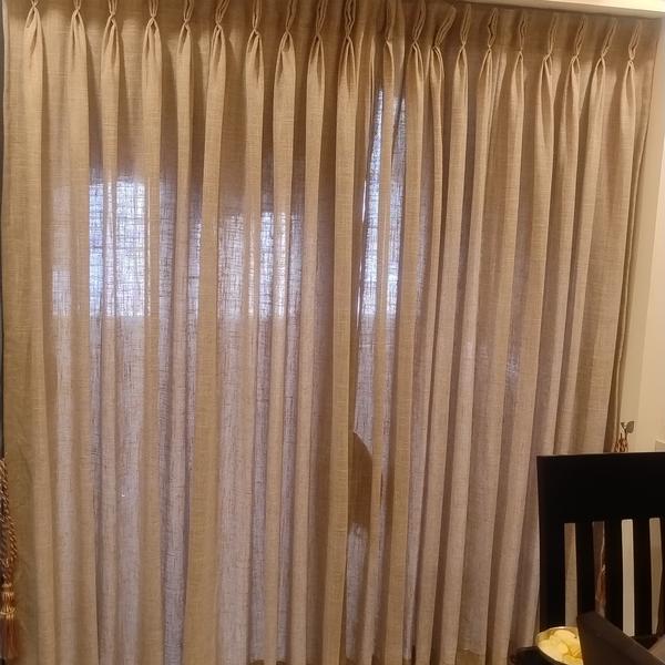 Transform your Home By Curtains And Window Blinds 
