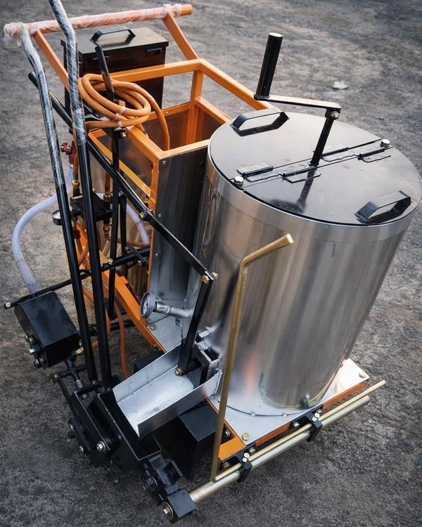 Paint Tank Capacity 100 Kg Glass Bead Tank Capacit