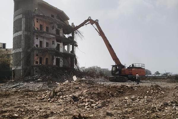 SM traders building demolition
