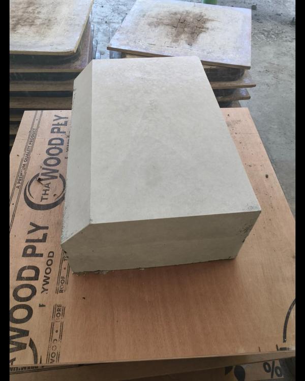 Igloo Kerb stone is a long , narrow stone or concr