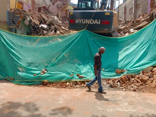 Sm traders building demolition