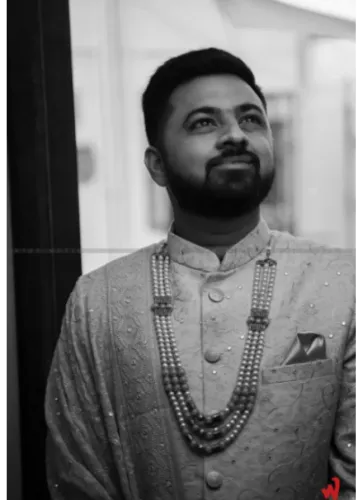 Wedding photography is no longer focused only on b