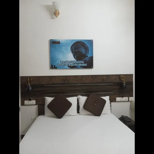 Maduraa serviced apartment 
Th