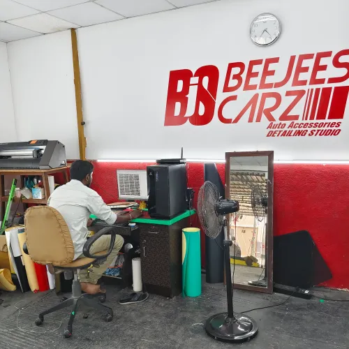 beejees carz sticker services