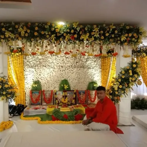 North Indian Pandit Ji in Hira