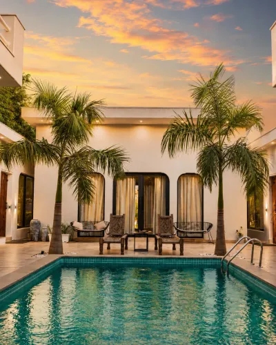 LuxAuraStays Signature Stays —