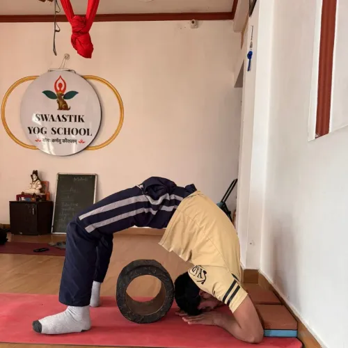 Best Male Yoga Teacher at Home