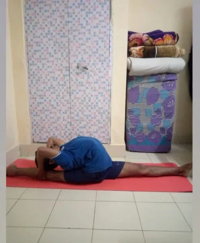 Best Male Yoga Teacher at Home