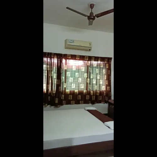 Maduraa serviced apartment 
Th