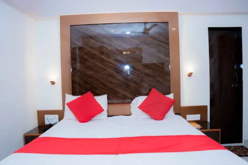 NEAT CLEAN & COMFORTABLE ROOMS