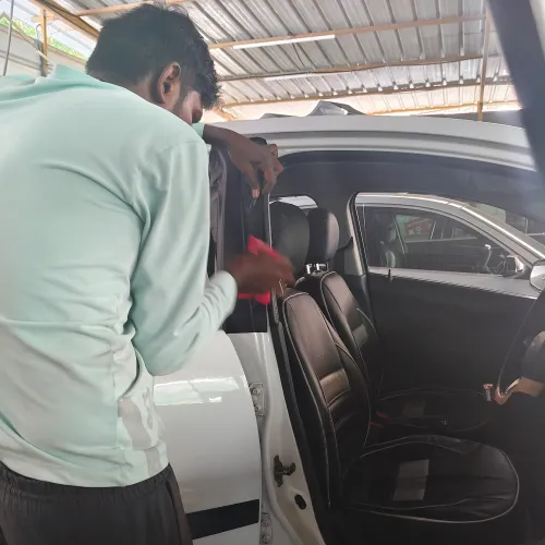 car wrapping stickering