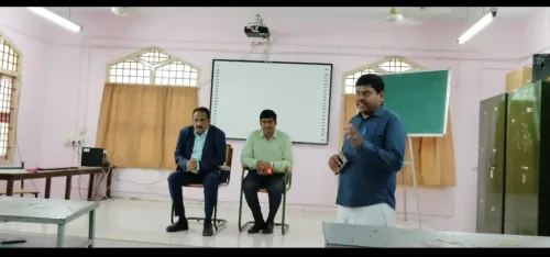 SSIMS கல்லூரி, தொழில்துறை