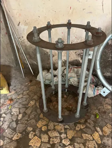 Heavy-duty circular foundation bolt assembly consi