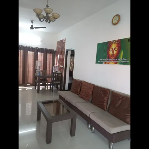 Maduraa service apartment 
Thi