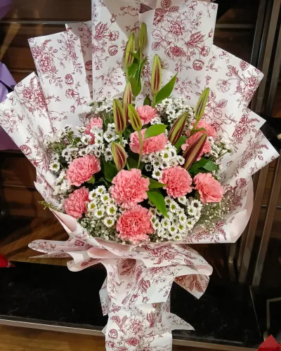 Elegant Pink & White Floral Bo