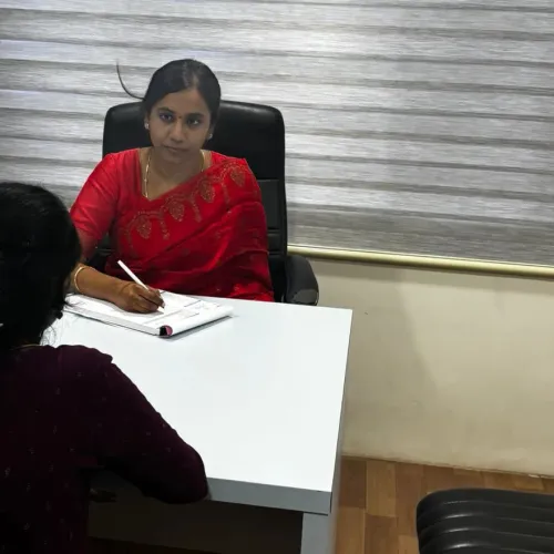 Dr.s.Valarmathi, a dermatologi