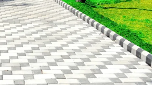 Igloo Kerb Stones creates a clear boundary between