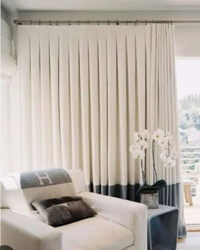 A double inverted pleat i