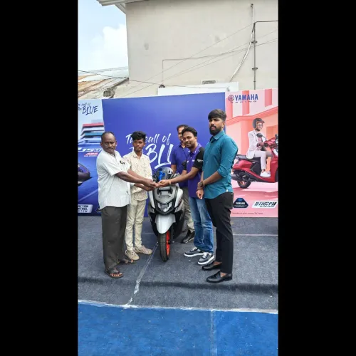 SS Yamaha helps customers expl