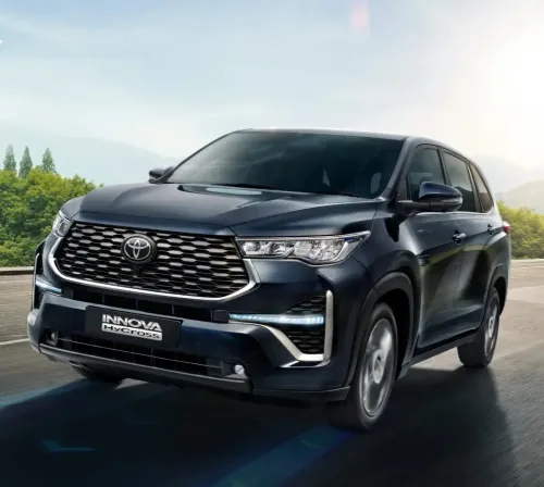 Toyota Innova HyCross